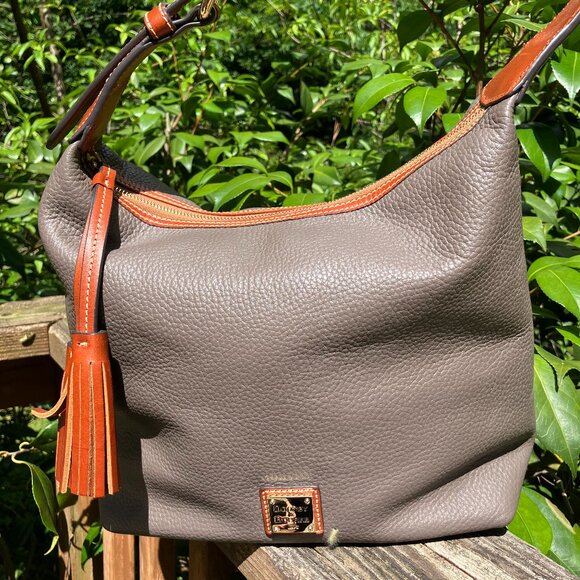 Dooney + Bourke Pebble Grain Page Sac - Gray + natural tassel - Picture 1 of 7
